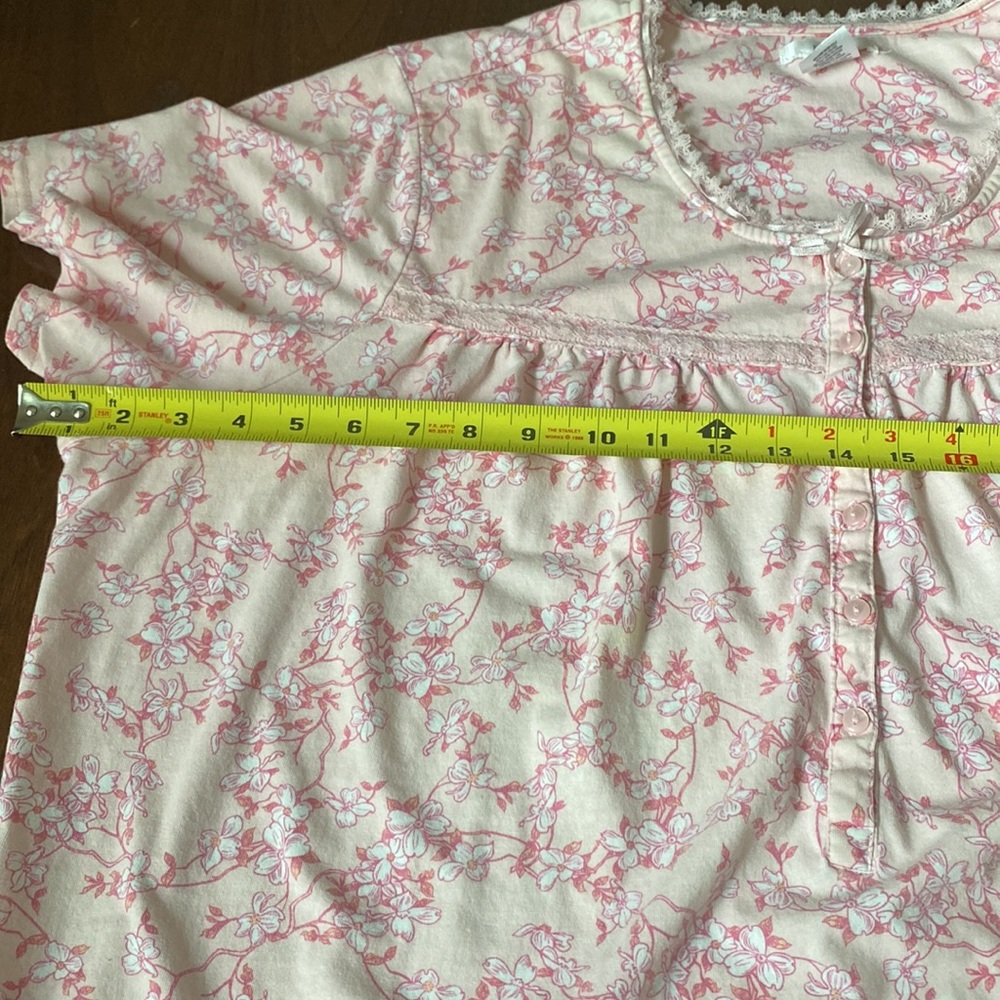 02:06 - 3/$25 Bundle Only PINK K floral night gown - Picture 11 of 15